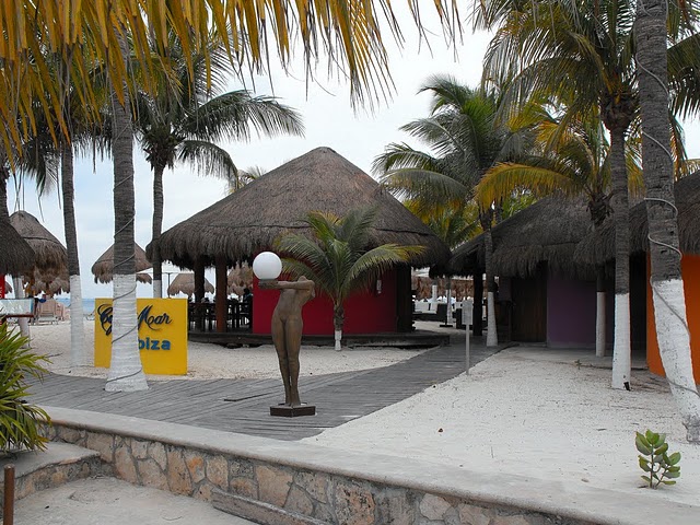 Aluxes Beach Bar