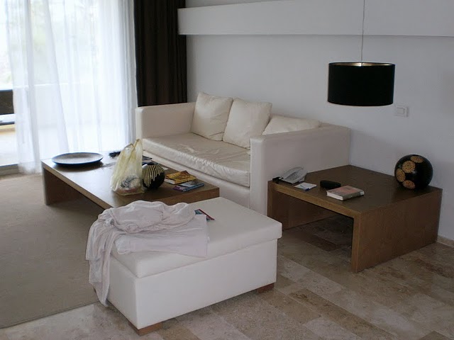 Aluxes Livingroom
